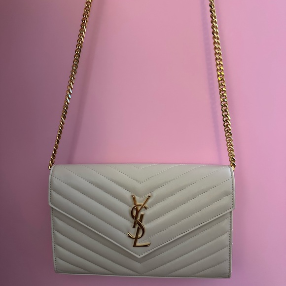 CLASSIC CASSANDRE CHAIN WALLET IN GRAIN DE POUDRE LEATHER - Picture 2 of 9